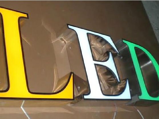 北海介绍LED招牌的基础知识。